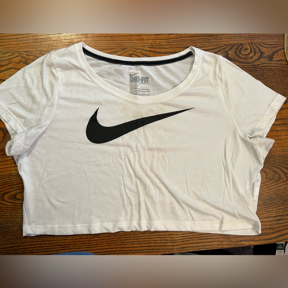 Nike Cropped Tee